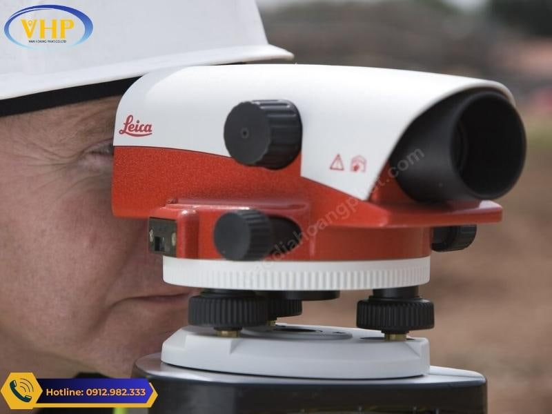 Máy thủy bình tự động Leica NA-720 có chất lượng ống kính sáng