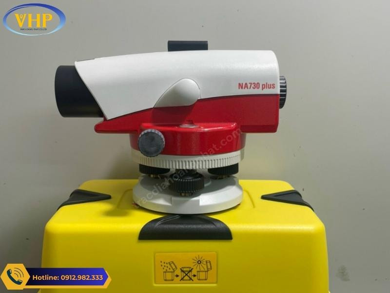 Series NA-700, máy Leica NA-730Plus