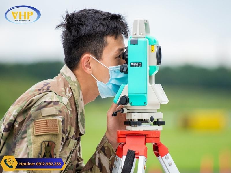 Chức năng của chân máy toàn đạc