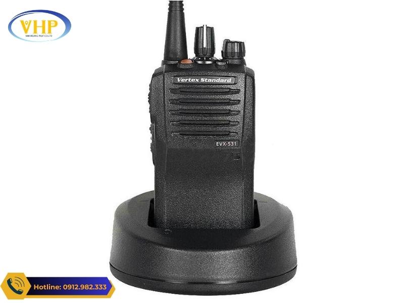 Cự ly liên lạc bộ đàm Vertex Standard EVX531IS
