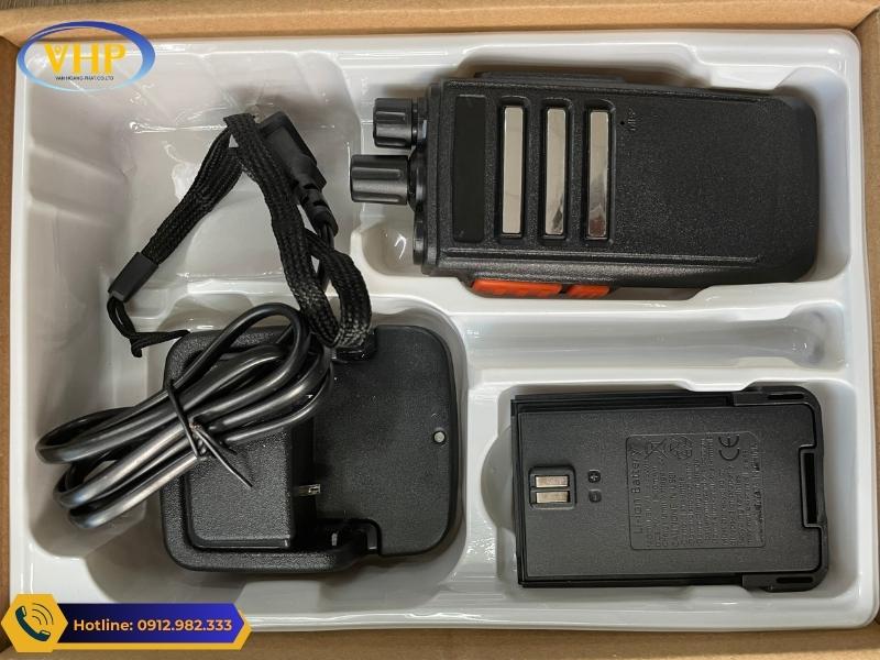 Fullbox trọn bộ sản phẩm bộ đàm Motorola GP6900