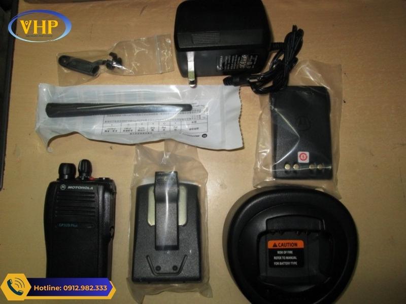 Trọn bộ sản phẩm máy bộ đàm Motorola GP - 328Plus