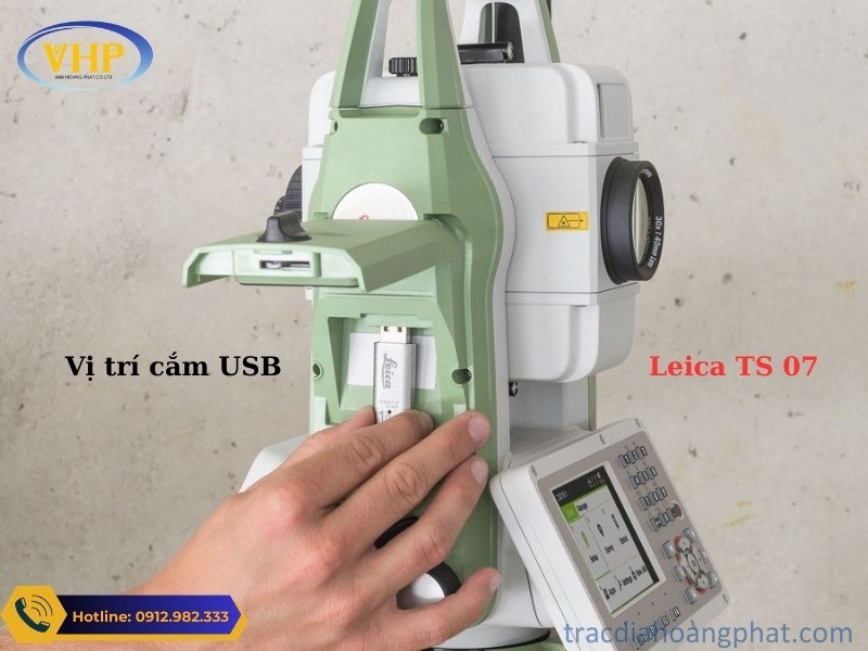 Máy Leica TS07 có thể trút số liệu qua USB nhanh chóng