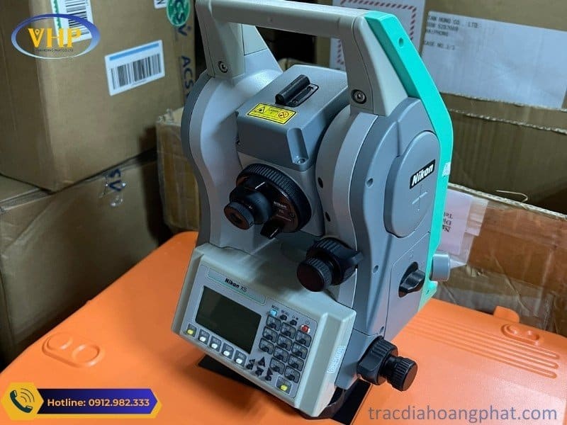 Máy Nikon XS được thiết kế bền đẹp và rất thẩm mỹ