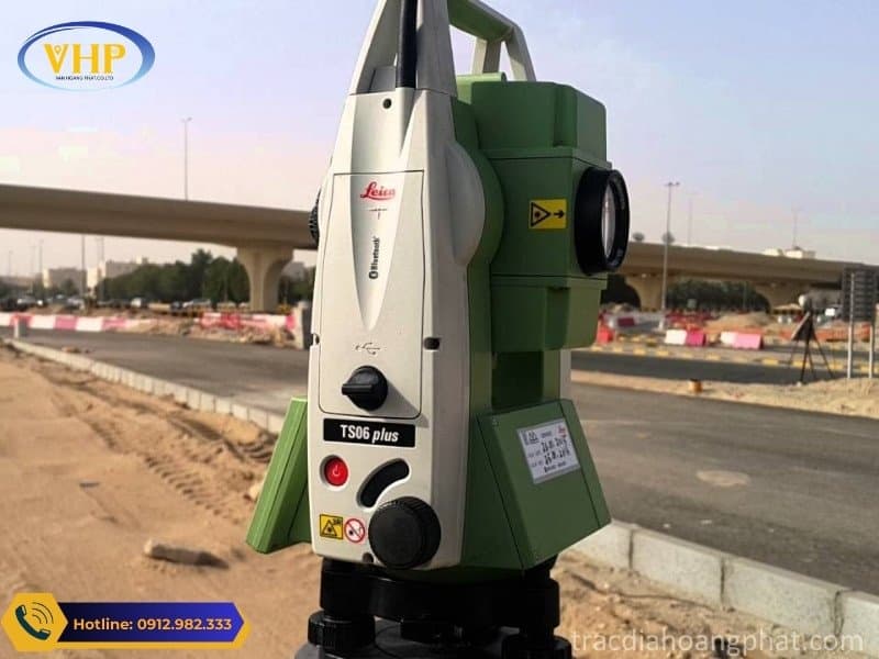 Máy toàn đạc Leica TS06 Plus được dùng thi công làm đường giao thông và rất nhiều hạng mục khác