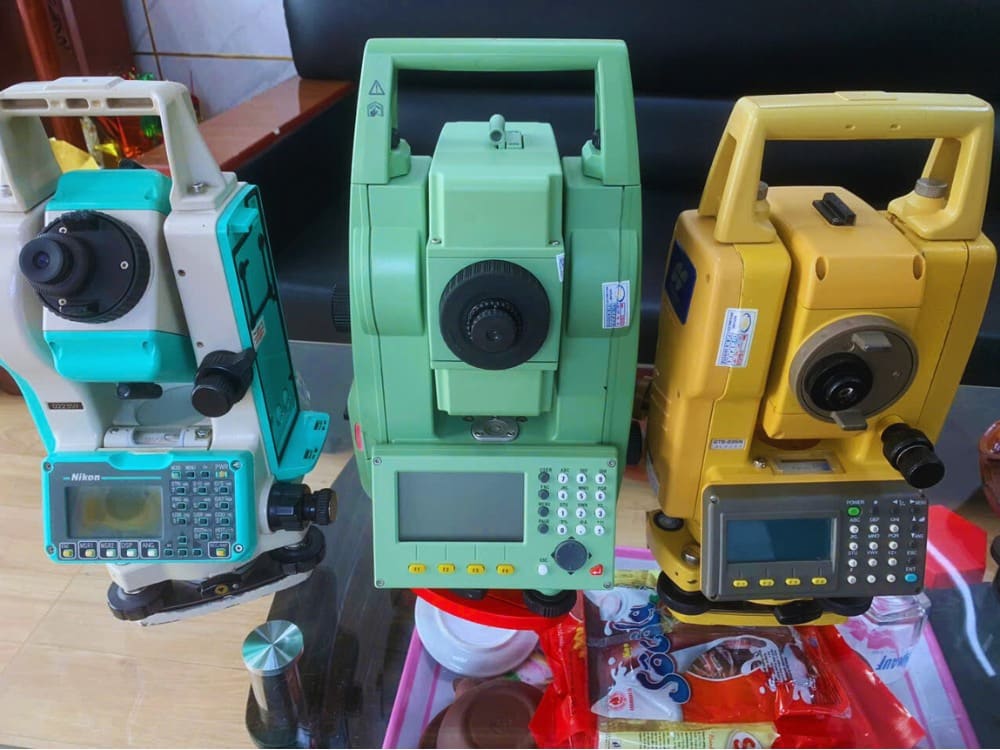So sánh thuê và mua máy toàn đạc điện tử